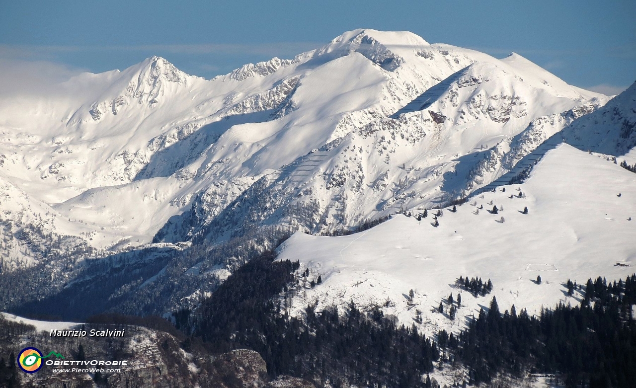 27 Dallo Zerna al Masoni, in primo piano il Monte Valbona....JPG